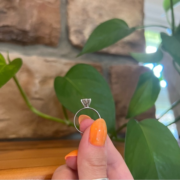 JamesJenny Sterling Silver 925 0.8ct Round CZ Ring (US 5.5) - Picture 2 of 5